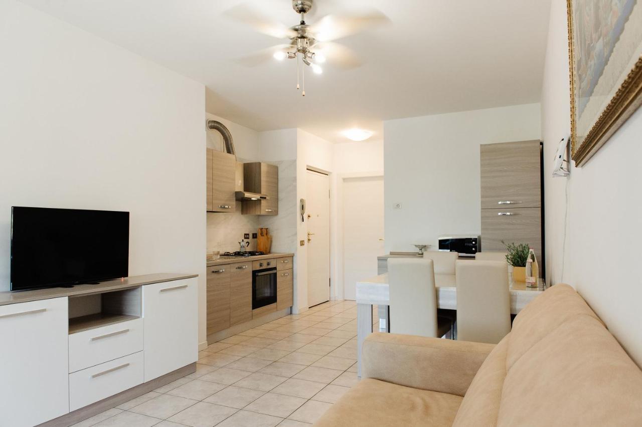 Appartamento Afrodite Desenzano del Garda Eksteriør billede