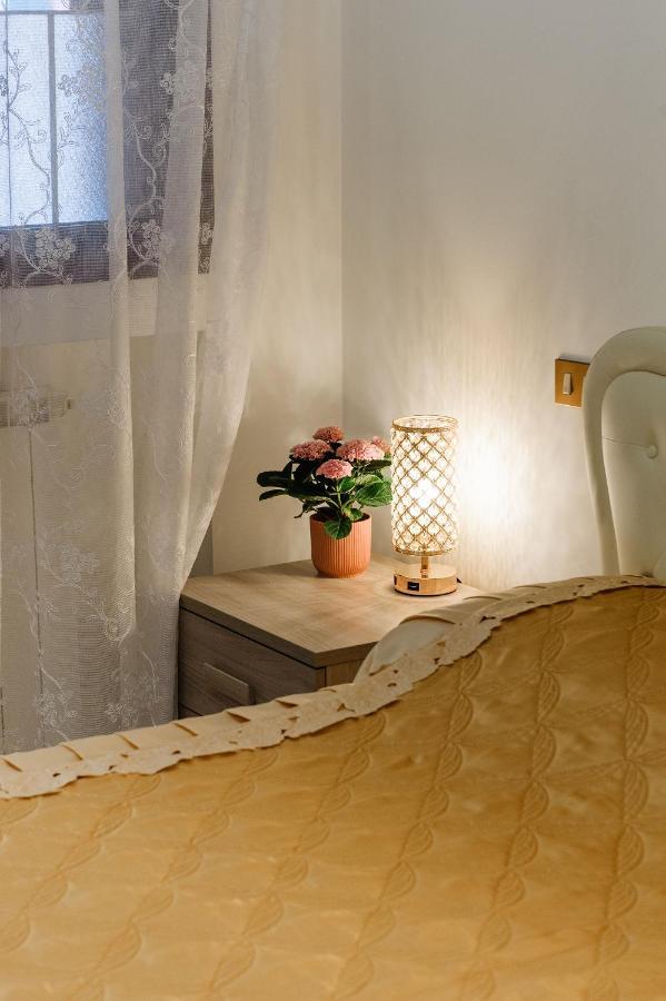 Appartamento Afrodite Desenzano del Garda Eksteriør billede